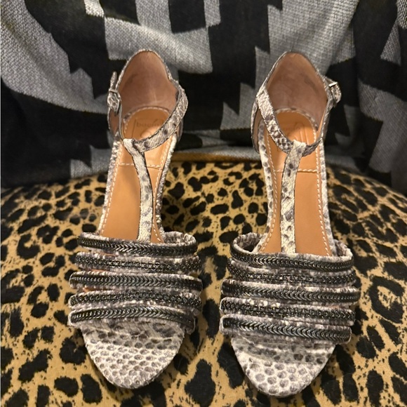 Bacio 61 Chic Black and Gray Wedge Shoes with Shimmery Texture - Picture 1 of 6